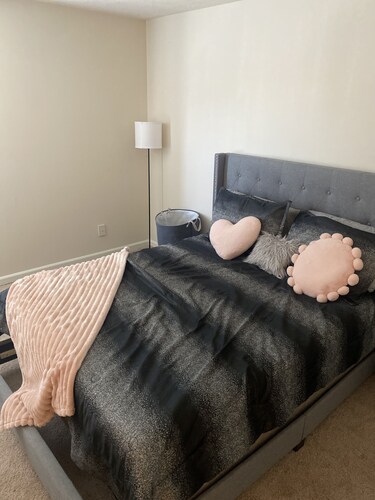 Lovely 1 bedroom apartment unit - Castleton, IN