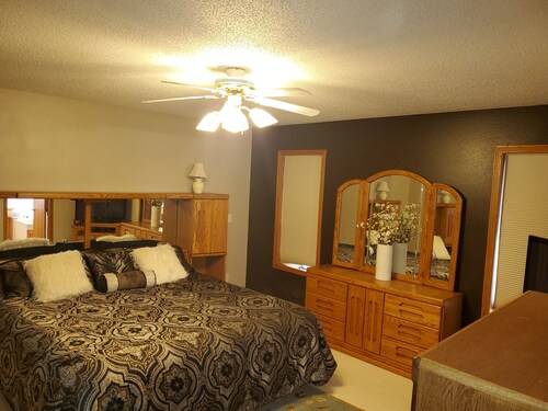 Gorgeous 4 bedroom 3 bath in west fargo - Fargo, ND