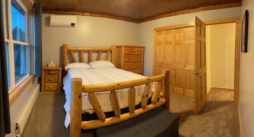 Spacious in-town lodging near trails with lots of off-street parking! - Ely, MN