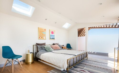 California dream residence w/ pool & jaccuzi, roof deck, blocks to venice beach - Santa Monica, CA