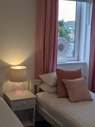 'no.5' bellyeoman - modern 2 bedroom apartment - Dunfermline