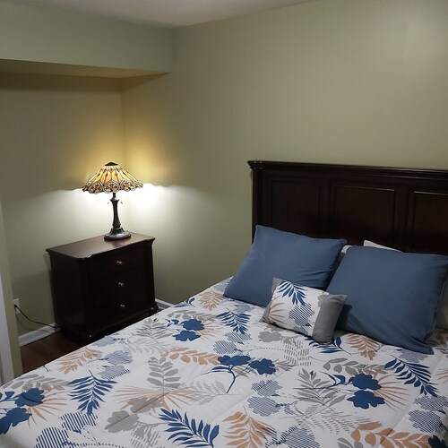 This cozy and comfortable accommodation is minutes away to beaches and shopping. - Nanaimo