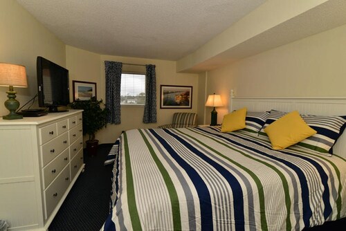 Ocean front bay watch resort 420 - beautifully updated!  1 bedroom 1 bath - North Carolina