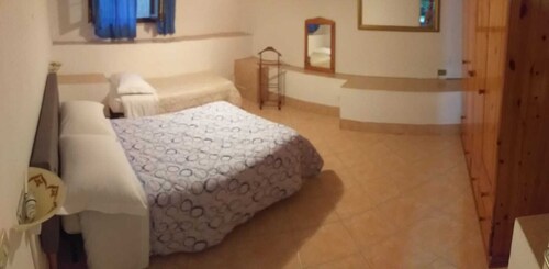 Appartamento 4 posti letto camera e soggiorno in seminterrato - Fiumicino