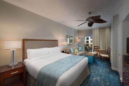 Beachfront 3-bedroom ocean pointe villa +amenities - Palm Beach