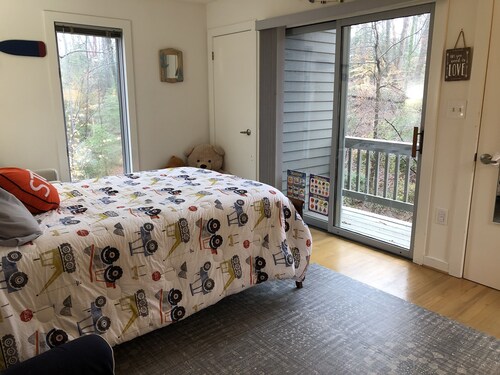 Wooded retreat minutes from downtown annapolis! - Arnold, MD