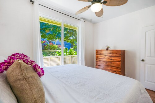 Gorgeous two-level condo with resort-style pool & hot tub - close to beach - Kauai, HI