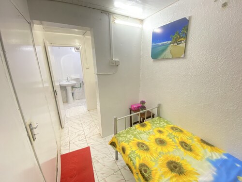 Private room in villa - Sharjah