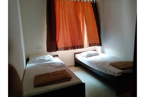 Non ac - 2 bedroom apartment in gandhinagar - Gandhinagar