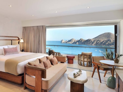Infinity suite with private hot tub.   best spot in cabo!  right on medano beach - Cabo San Lucas