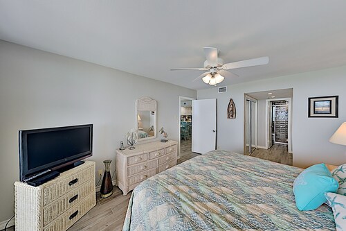 Unit 409 | gulf-front beauty in the breeze | resort amenities & beach access! - South Padre Island