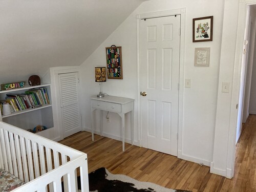 Location and comfort, walk to town and beach rights! month of august rental. - Westhampton