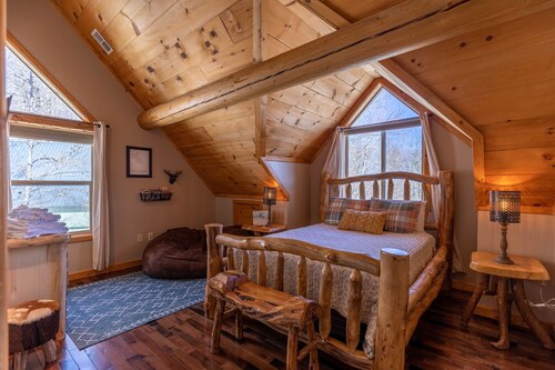 Antler inn - stunning log cabin 3 mins from beech mtn ski resort, pet friendly! - Beech Mountain