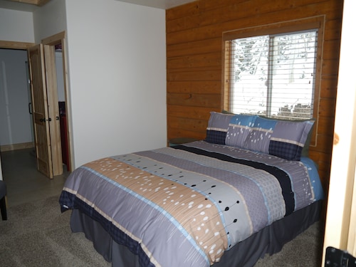 Gorgeous cabin!! sleeps 14-18, perfect for large families! - Utah