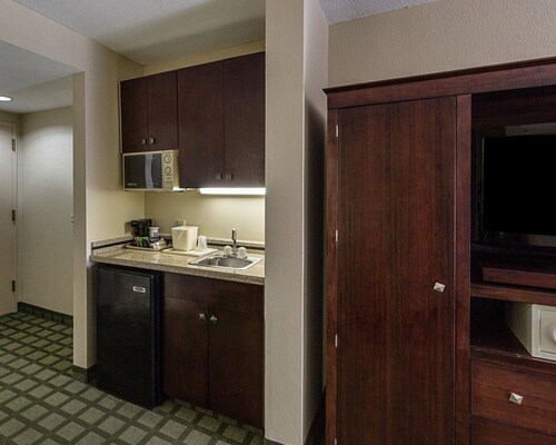 Comfort inn & suites southwest fwy at westpark - Houston, TX