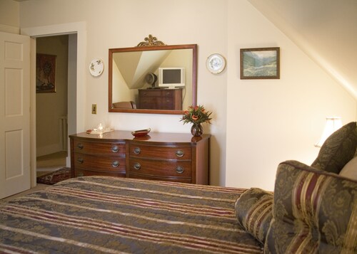 Comfortable elegance in the heart of downtown newberg - Oregon
