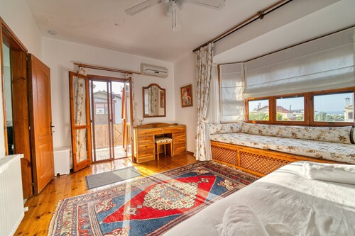 Luxurious 3-bedroom bellapais villa,mountain&sea views - Kyrenia