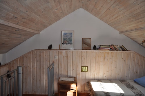 Maison ancienne restaurée au piémont de céüze à sigoyer . le gîte est classé . - Isère