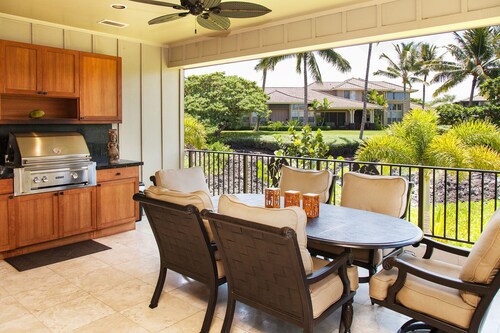 Expansive 5-star resort living with all of the advantages of home. - Hawaii