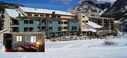 Ski in/out(2br/2ba+loft) hot tub, slopeside, copper mountain (sleep 6-8) - Copper Mountain