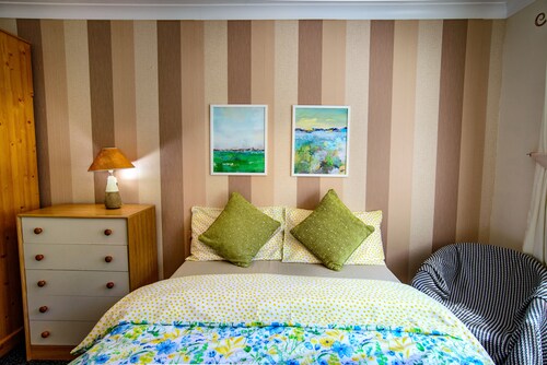 Carys serviced accommodation - Swansea