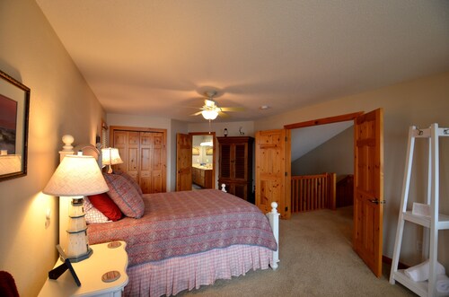Private, quiet, romantic! fabulous lake views. within 10 miles of 3 state parks - Minnesota