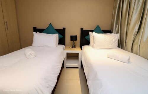 1 bedroom luxury apartment - Durban