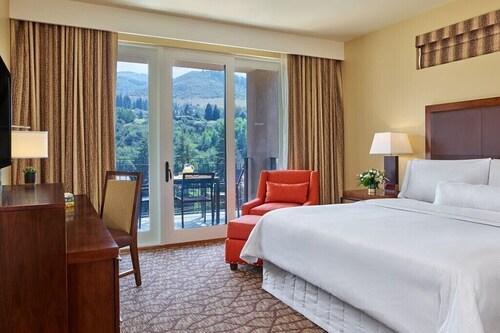 Luxurious westin riverfront mountain 2 bedroom villa on colorado ski slopes! - Edwards