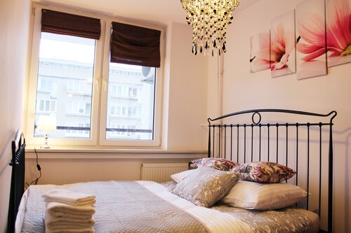 Cooee - cozy, great location & easy check in - Warsaw