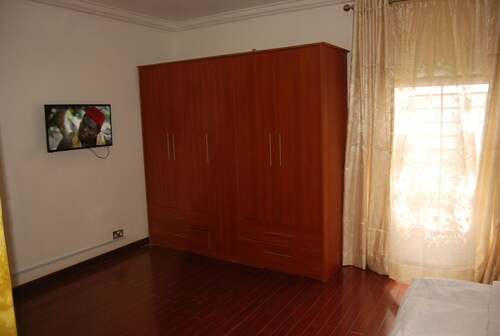 Erleben sie das comfort @ kings court hotel in abuja. gute lage, gutes personal, gute zimmer - Abuja