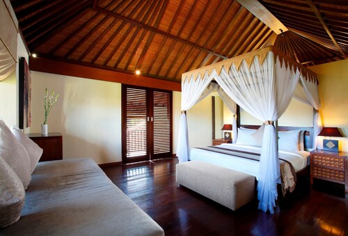 Two bedroom villa in canggu, private pool with  spacious living and dining area - Canggu