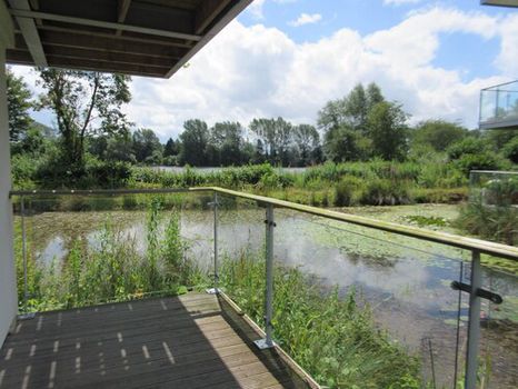 Luxury contemporary 2 bed house with stunning lake views and free spa access - Cotswolds