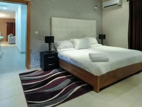 Goosepen suites victoria island - Lagos