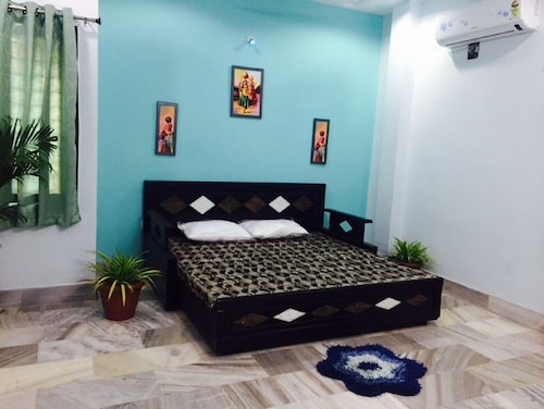 4 bedroom centrally located spacious house in banjara hills road number 3 - Medchal