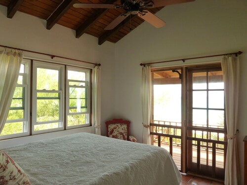 Oceanfront paradise awaits at sundance beach house - The Bahamas
