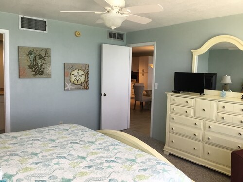 Direct oceanfront, newly renovated 2-bedroom, 2-bath condo - no drive beach - Daytona Beach