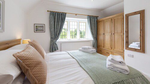 Meadow view 2, coln st aldwyns, cotswolds - sleeps 4 guests  in 2 bedrooms - Cotswolds