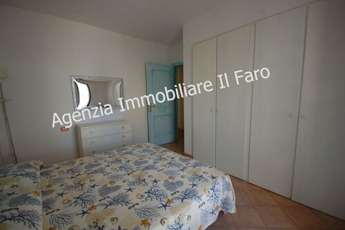 Comfortable three-room apartment, new with parking space near the center (quarto e) - La Maddalena