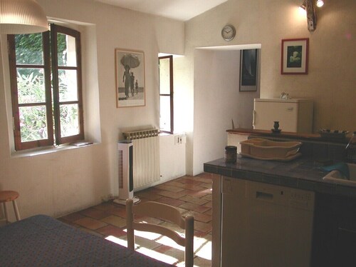 Traditional townhouse in old antibes authentic part with great roof terrace - Antibes