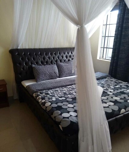 A three bed roomed  fully furnished apartment located in kisumu milimani estate. - Kisumu