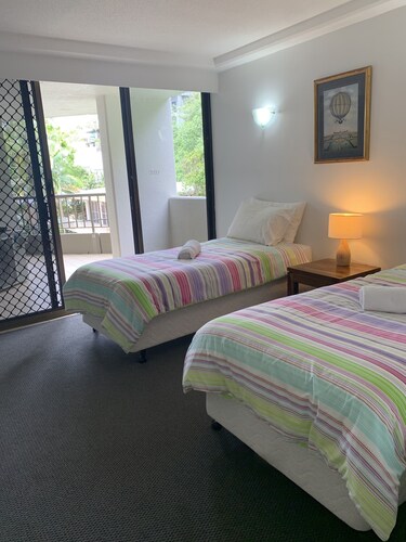 Beachfront luxury 2 bedroom - Gold Coast