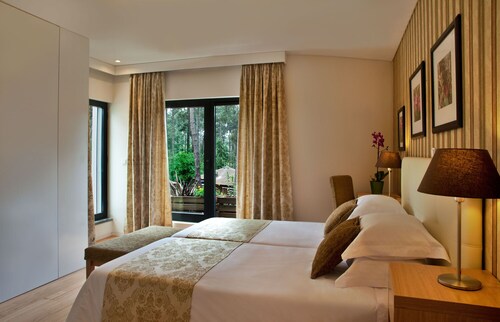 Luxury villa with housekeeping in aroeira golf resort. 2km to beach. 20km lisbon - Seixal