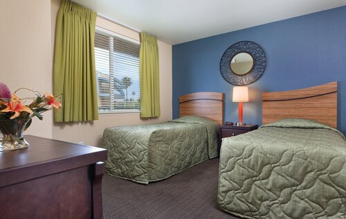 Oceanside 3 bedroom #1 - Carlsbad, CA
