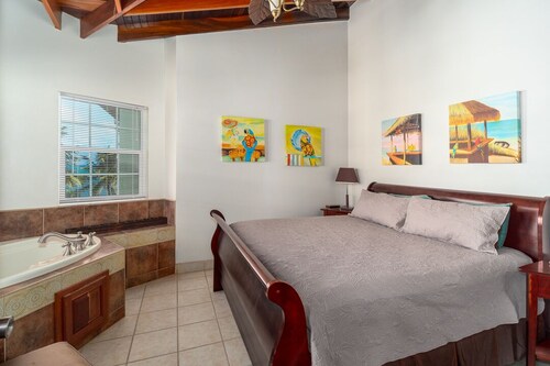 Ongelooflijke uitzichten vanuit deze ocean view condo met 2 slaapkamers - Belize