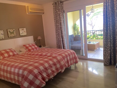 Charming beach apartment in elviria - directly on the sea, 1. beach series - Marbella
