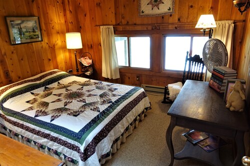 Berkshire lake house on lake garfield, monterey ma; private, 4 br, sleeps 10 - Connecticut