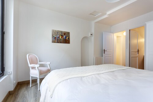 Apartment mit 2 schlafzimmern und gartenblick place du tertre, montmartre - Paris