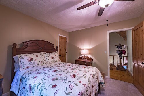 Comfortable cabin conveniently located a few miles from the heart of mentone. - Mentone, AL