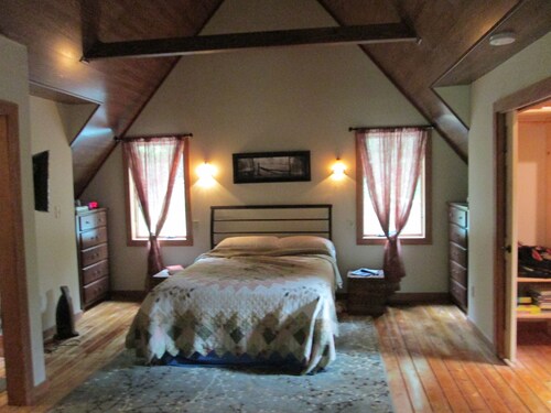 Luxury cabin nestled in the beautiful blue ridge mountains - Pennsylvania