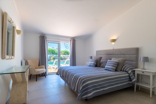 Villa with private pool, separate children's pool, games room - Sagres